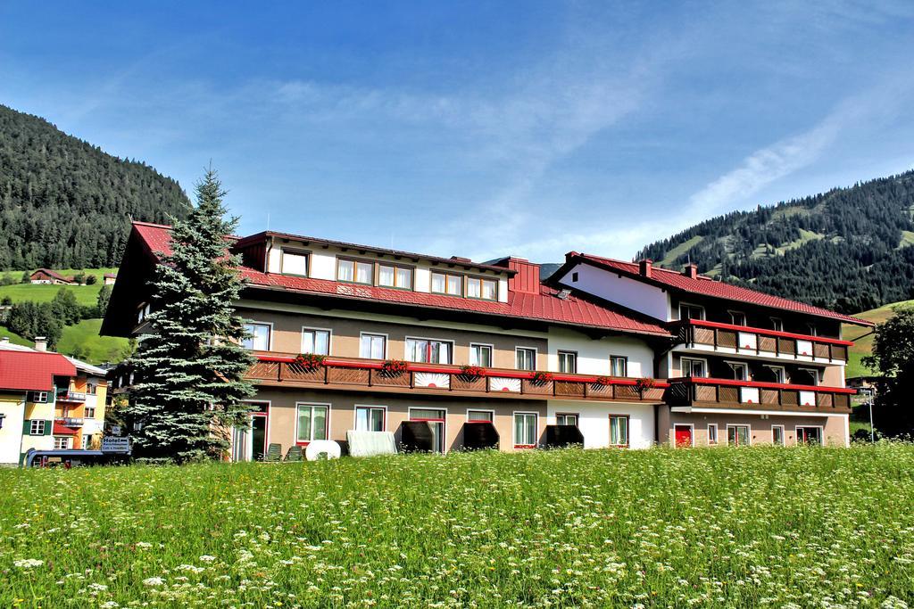 Hotel Kerschbaumer Russbach am Pass Gschuett Exterior photo