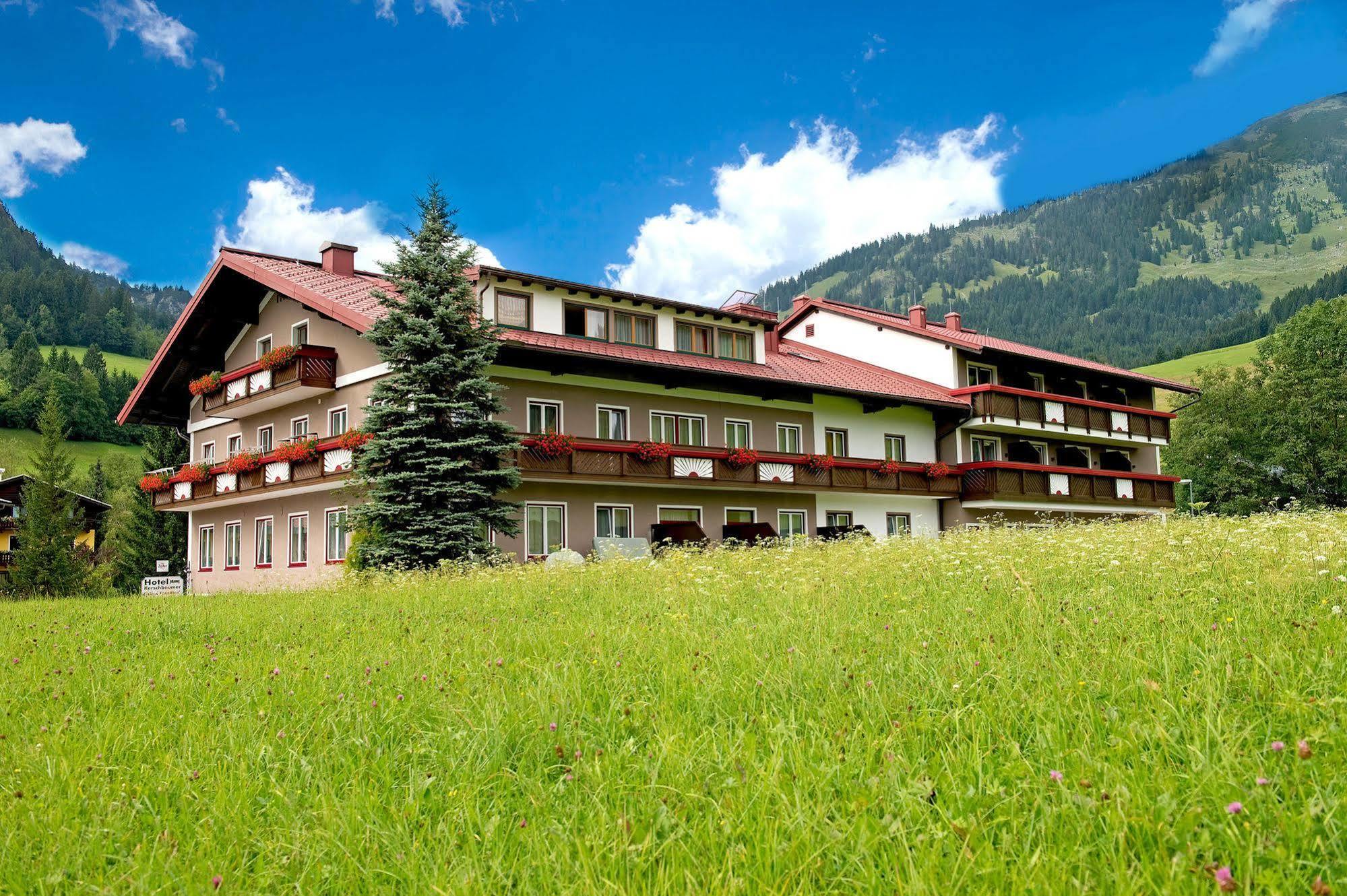 Hotel Kerschbaumer Russbach am Pass Gschuett Exterior photo
